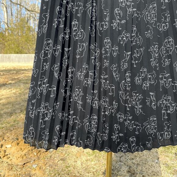 a new day Black Abstract Face Art Pleated A-Line Skirt - Picture 5 of 7
